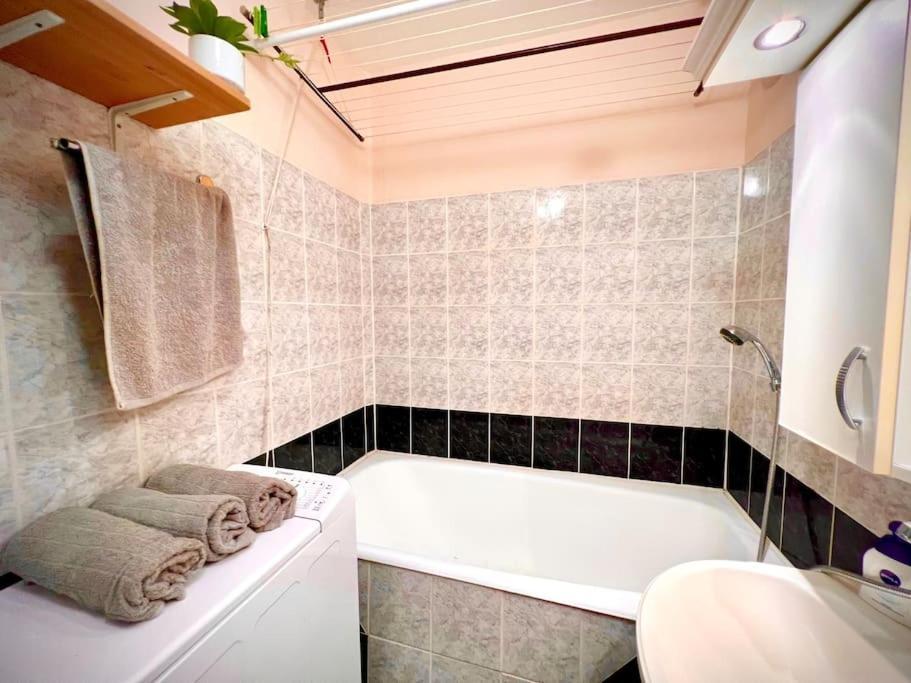 Pille Apartman Szeged Bagian luar foto